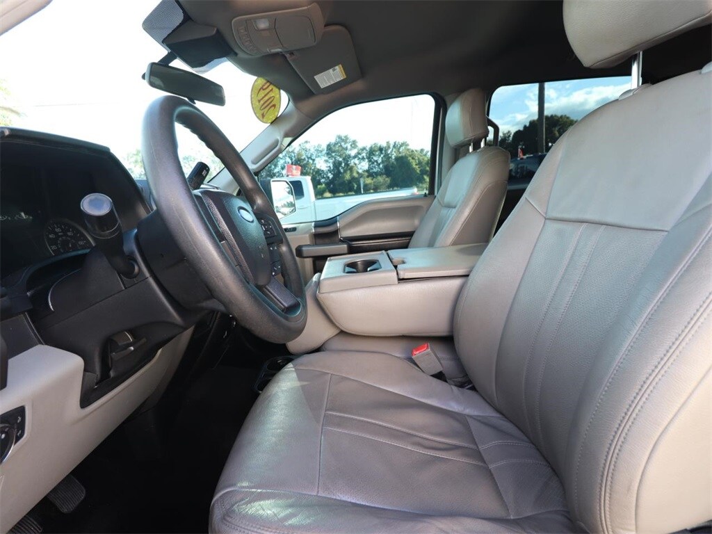2019 Ford F-150 XLT photo 2
