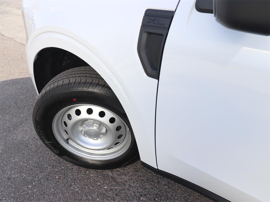 2025 Ford Maverick XL photo 4