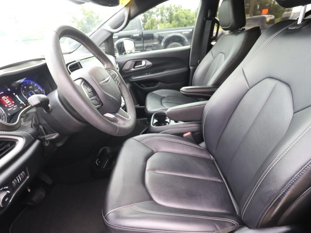 Certified 2025 Chrysler Pacifica Select Van Passenger Van