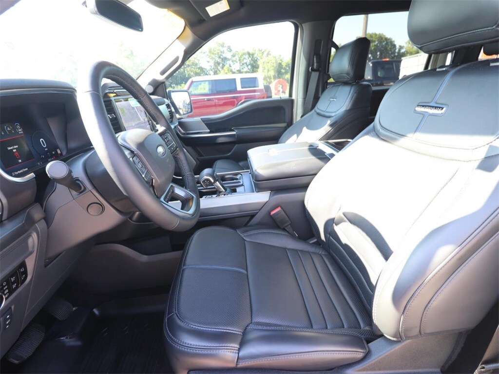 2025 Ford F-150 Platinum photo 2