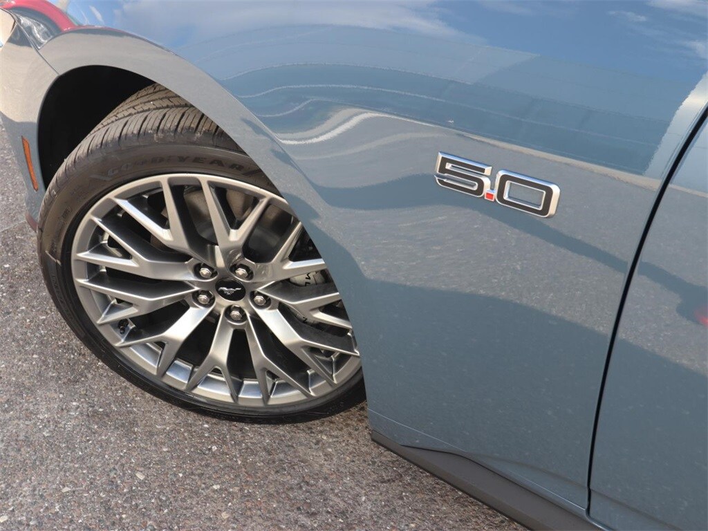 2025 Ford Mustang GT Premium photo 4