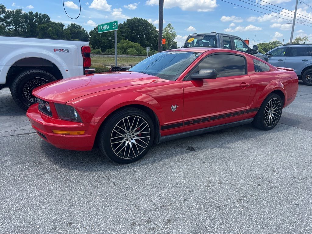 2009 Ford Mustang V6 Deluxe's photo