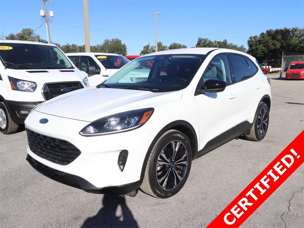 2022 Ford Escape SE photo 3
