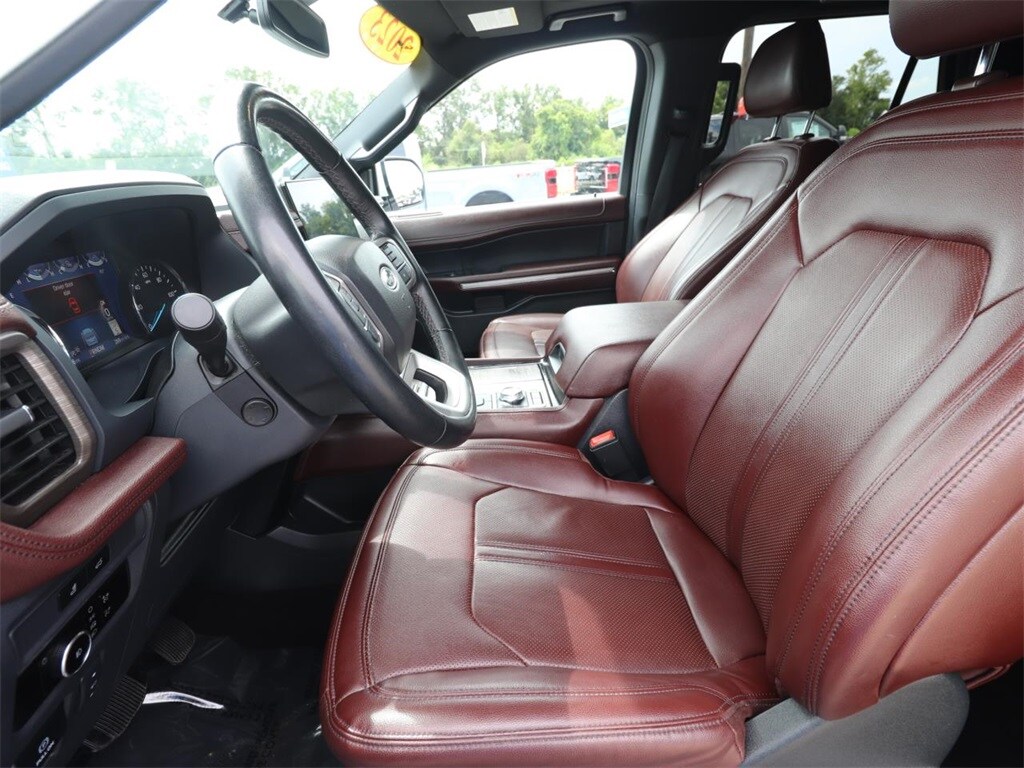 2023 Ford Expedition Limited photo 2