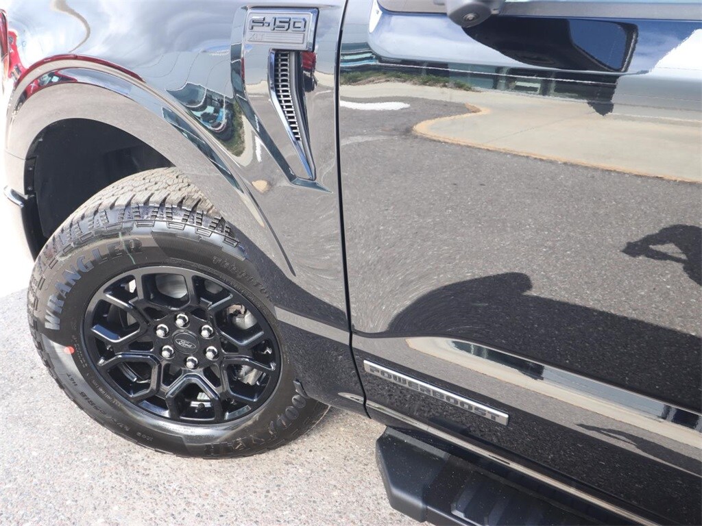 2025 Ford F-150 XLT photo 4