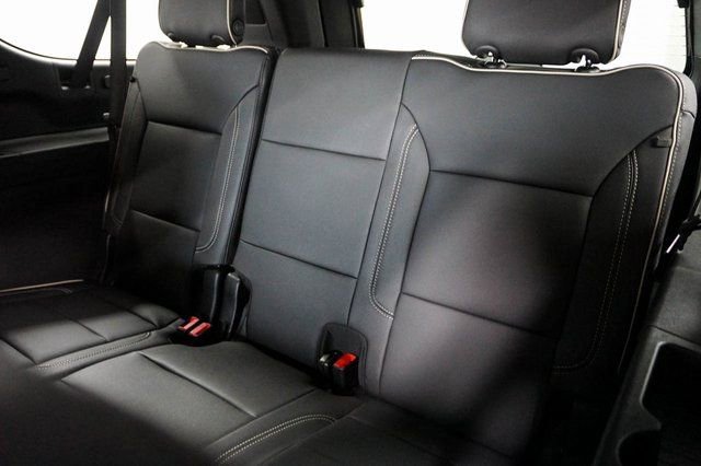 2026 Chevrolet Suburban Premier - Photo 17