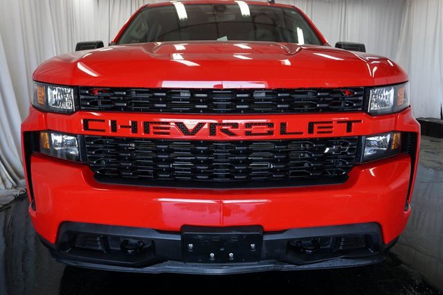 2022 Chevrolet Silverado 1500 Custom photo 2