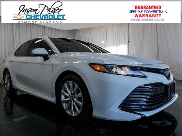 2018 Toyota Camry LE's photo