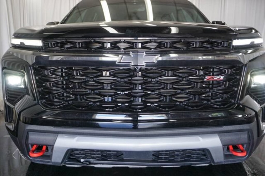 Used 2025 Chevrolet Traverse Z71 SUV