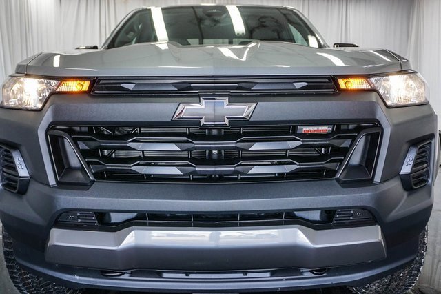 2026 Chevrolet Colorado Trail Boss photo 2