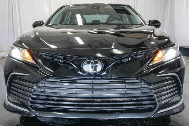 2023 Toyota Camry LE photo 2