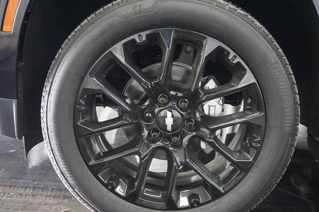 2025 Chevrolet Tahoe Premier photo 3