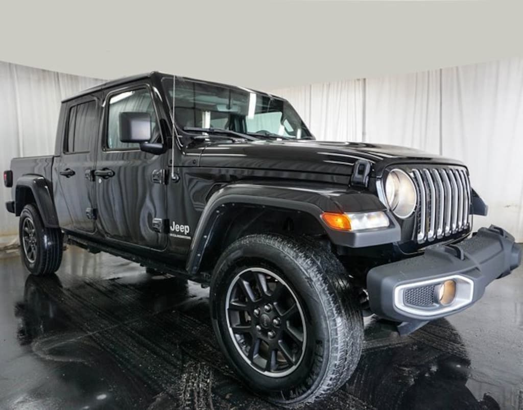 Used 2023 Jeep Gladiator Overland Truck Crew Cab