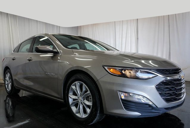 2024 Chevrolet Malibu 1LT photo 2