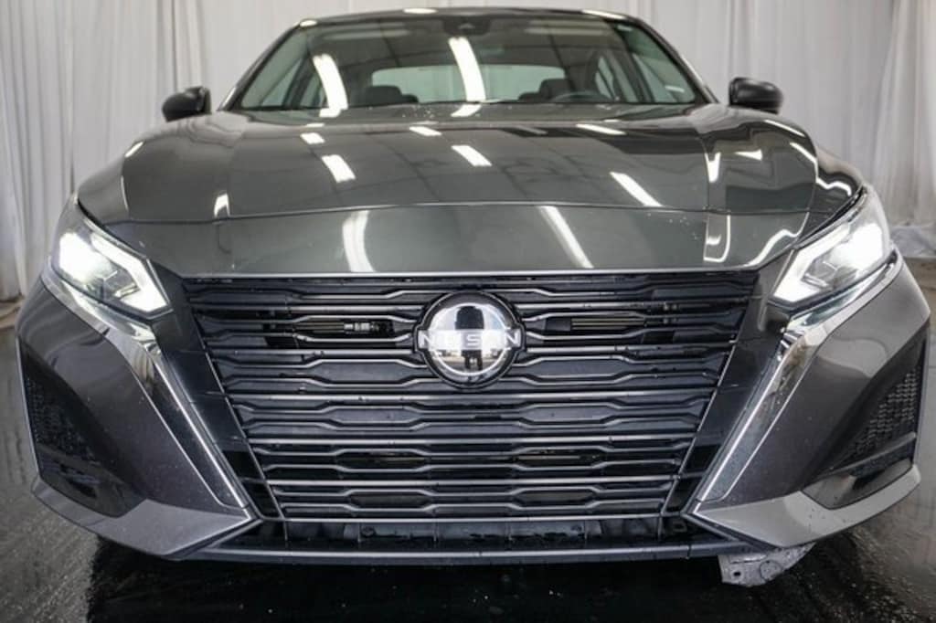 Used 2024 Nissan Altima 2.5 SV Sedan