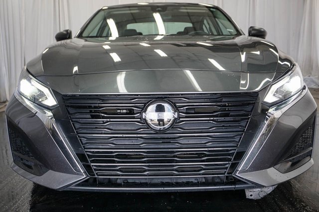 2024 Nissan Altima SV photo 2