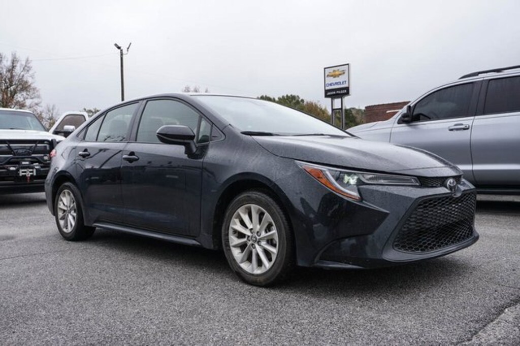 Used 2022 Toyota Corolla LE Sedan