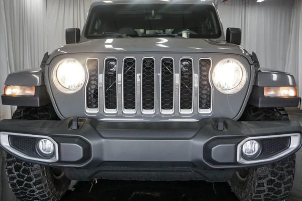 Used 2021 Jeep Gladiator Overland Truck Crew Cab