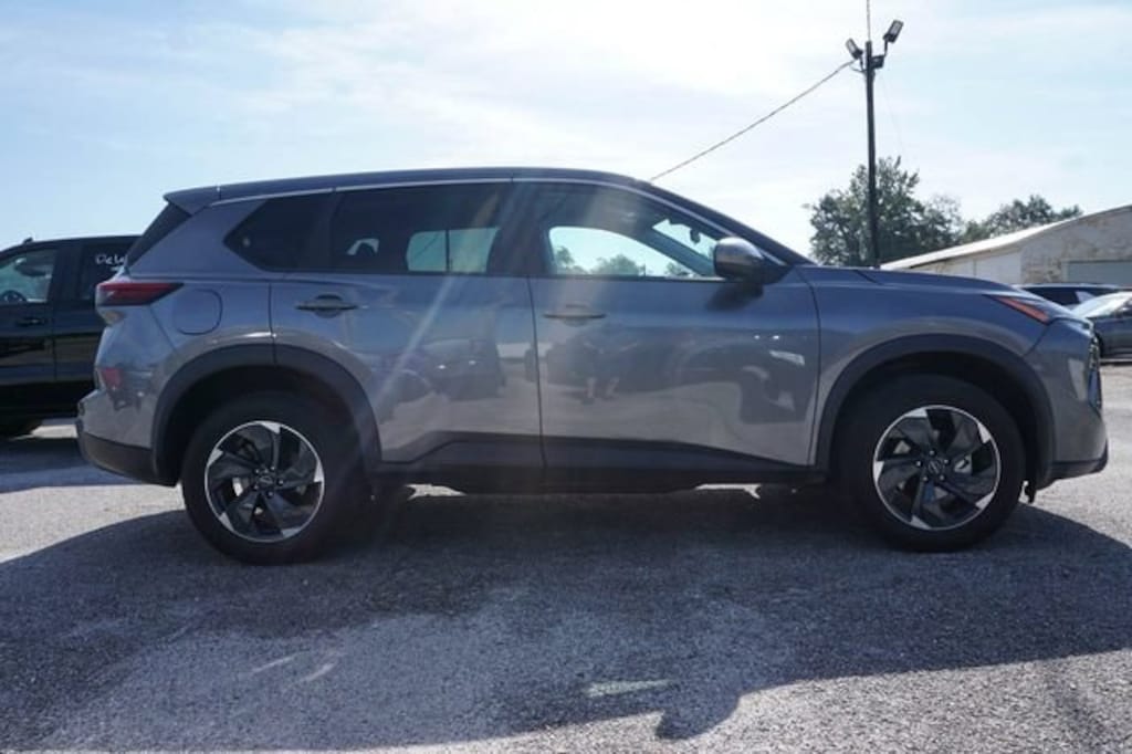 Used 2024 Nissan Rogue SV SUV