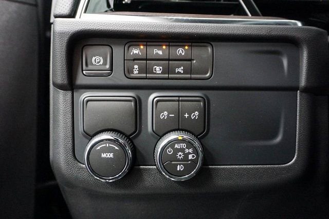 2026 Chevrolet Suburban Premier - Photo 6