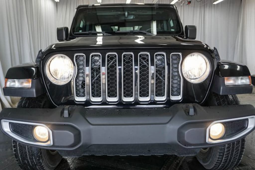 Used 2023 Jeep Gladiator Overland Truck Crew Cab