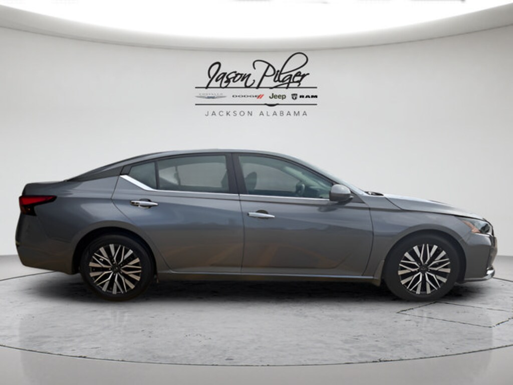 Used 2023 Nissan Altima 2.5 SV Sedan