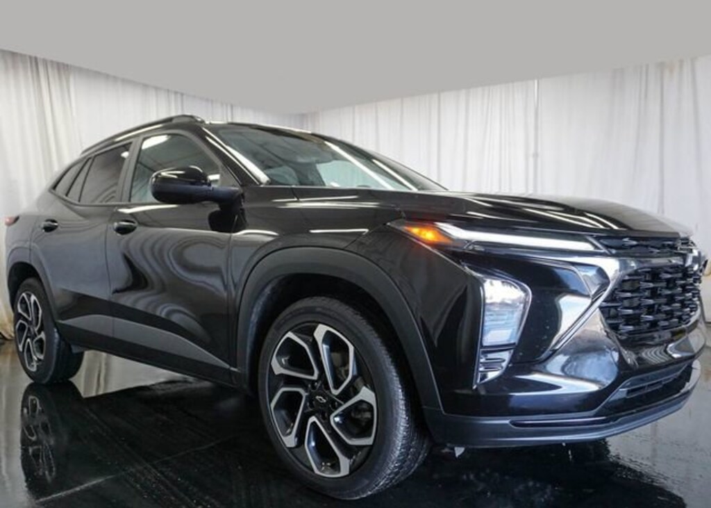 Used 2025 Chevrolet Trax 2RS SUV