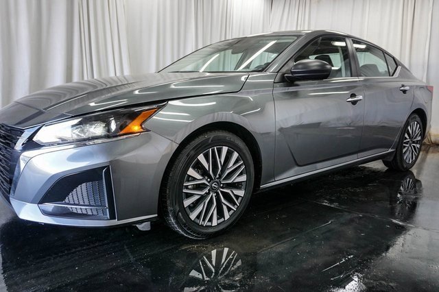 2024 Nissan Altima SV photo 3