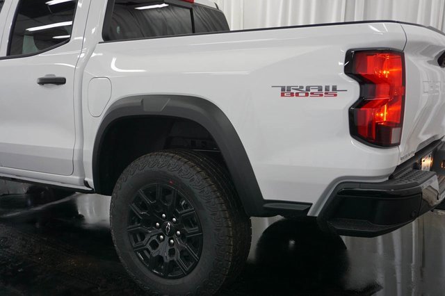 2025 Chevrolet Colorado Trail Boss photo 3