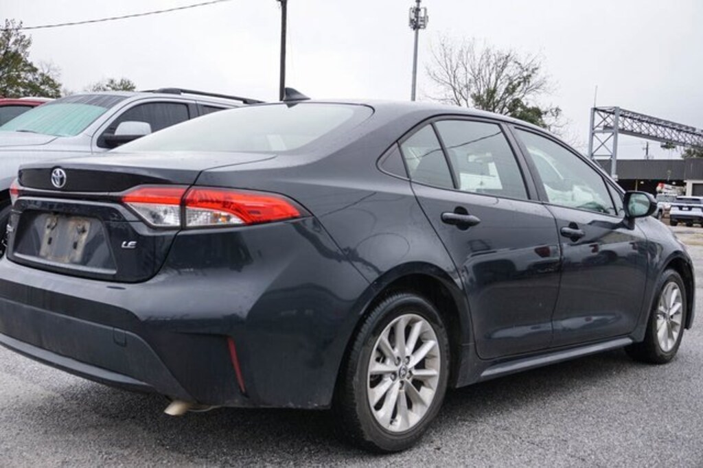 Used 2022 Toyota Corolla LE Sedan