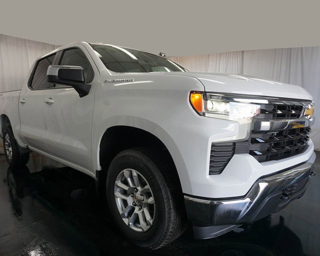 2026 Chevrolet Silverado 1500 LT photo 2