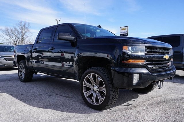 Used 2017 Chevrolet Silverado 1500 LT with VIN 3GCUKREC3HG122586 for sale in Atmore, AL