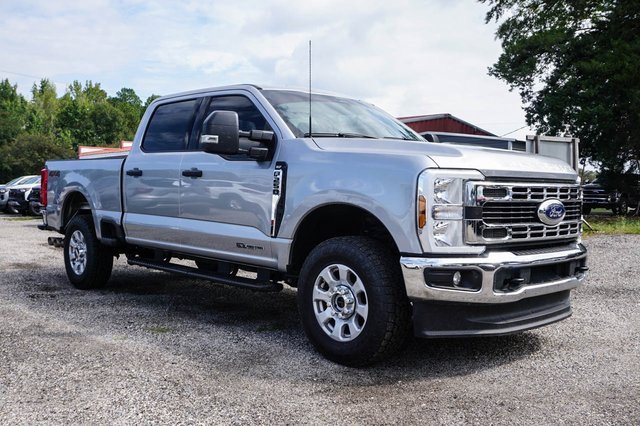 2024 Ford F-250 XLT photo 2