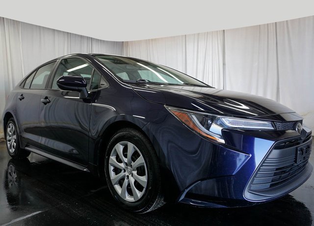 2024 Toyota Corolla LE photo 2