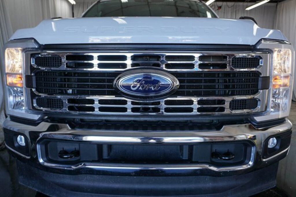 Used 2025 Ford Super Duty F-350 DRW XL Truck Crew Cab