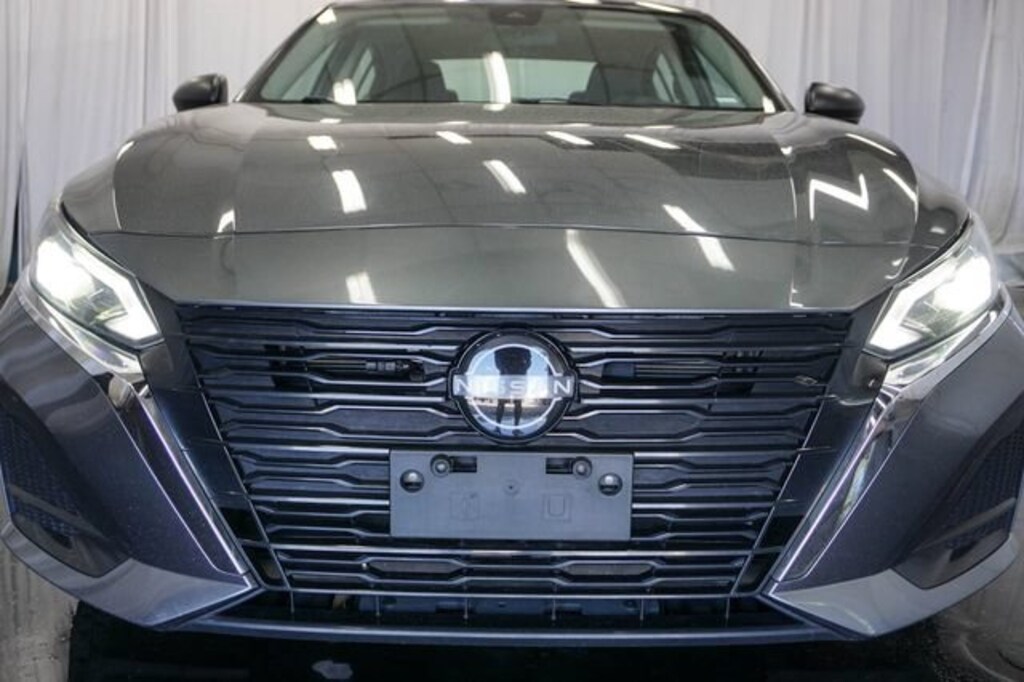 Used 2024 Nissan Altima 2.5 SV Sedan