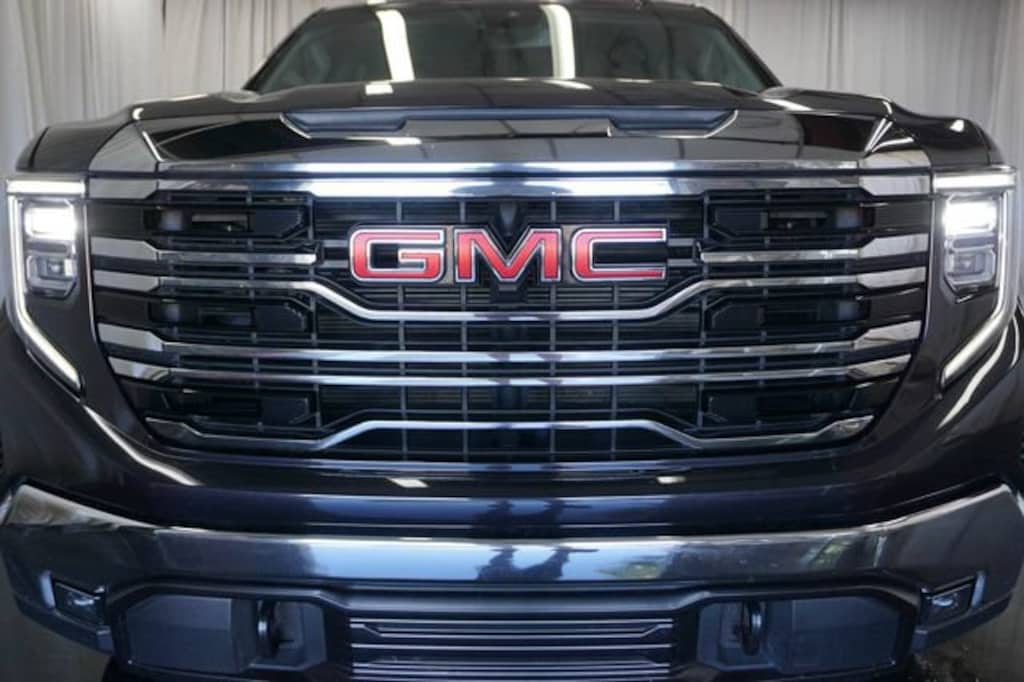 Used 2025 GMC Sierra 1500 SLT Truck Crew Cab