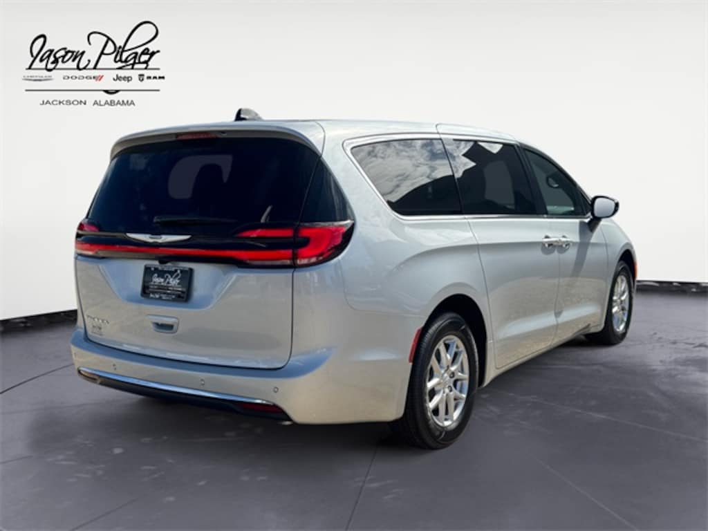 New 2026 Chrysler Pacifica SELECT Passenger Van