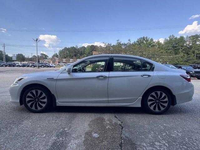 2017 Honda Accord Hybrid Touring photo 4