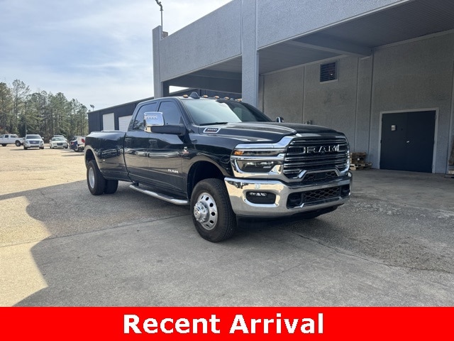 2025 RAM Ram 3500 Pickup Laramie's photo