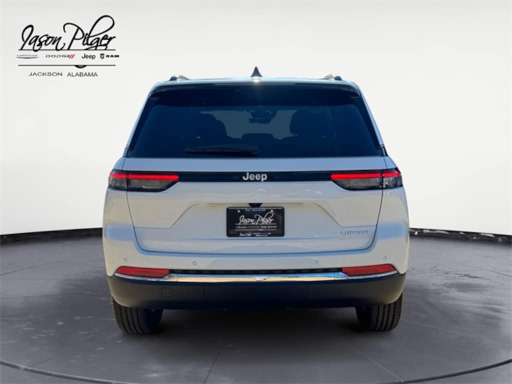 New 2025 Jeep Grand Cherokee LAREDO 4X2 Sport Utility