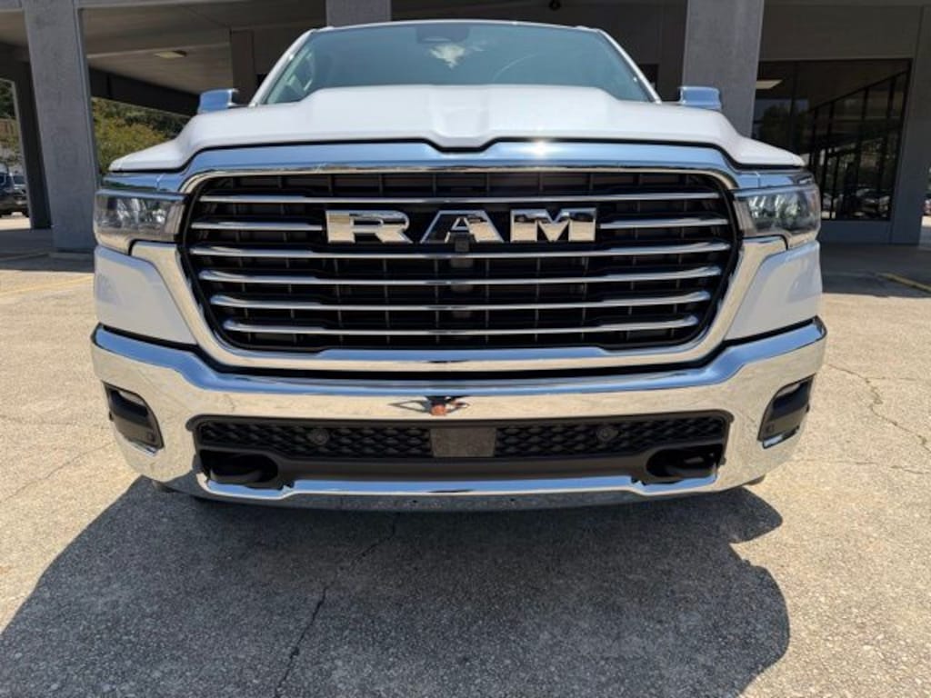 New 2026 Ram 1500 LARAMIE CREW CAB 4X4 5'7 BOX Pickup