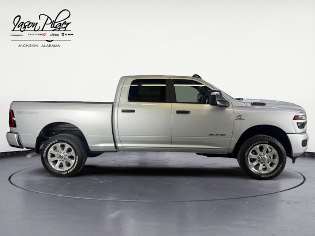 New 2026 Ram 3500 BIG HORN CREW CAB 4X4 6'4 BOX Pickup