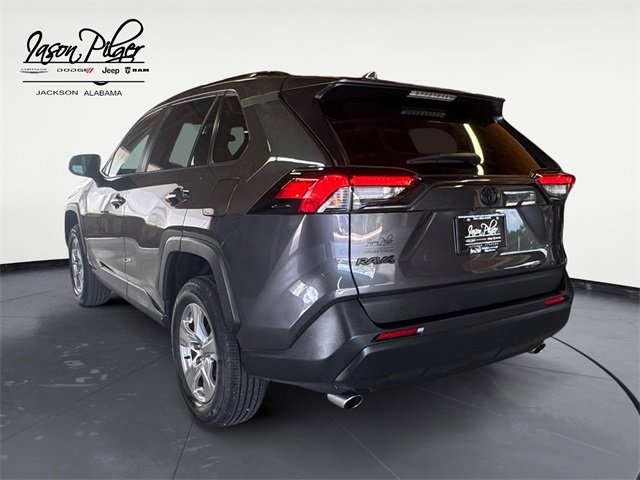 2024 Toyota RAV4 XLE photo 3