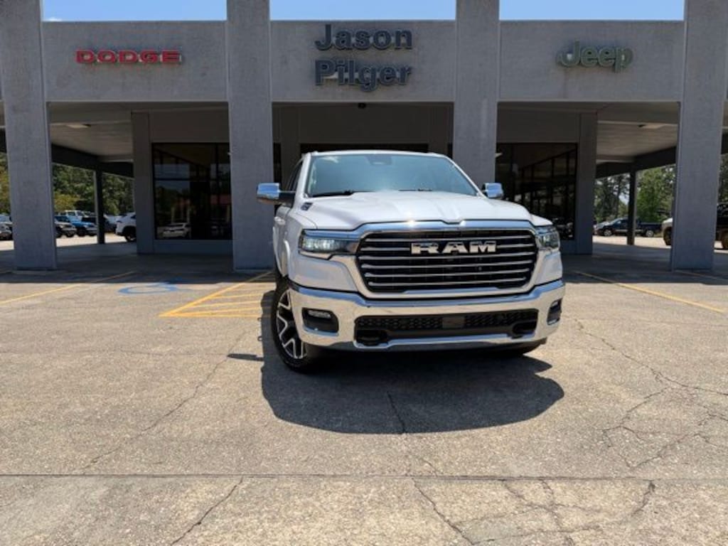 New 2026 Ram 1500 LARAMIE CREW CAB 4X4 5'7 BOX Pickup