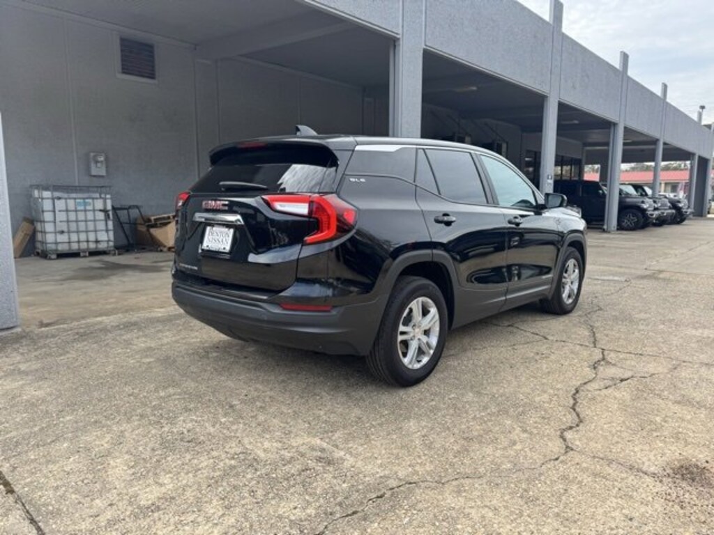 Used 2023 GMC Terrain SLE SUV