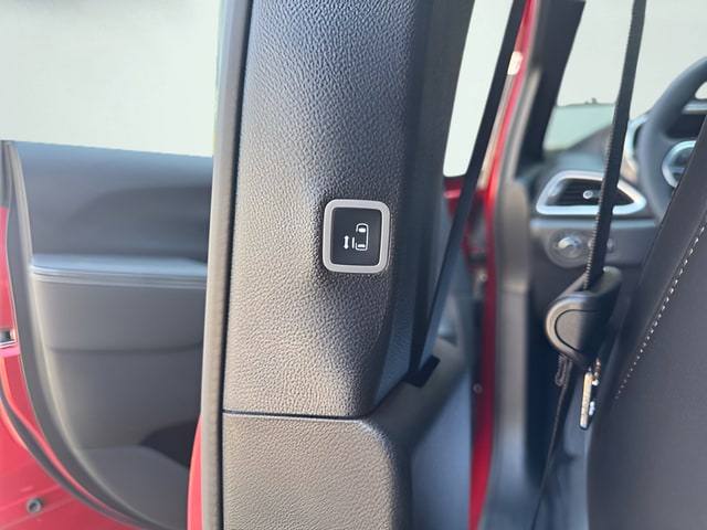 2026 Chrysler Voyager LX - Photo 21
