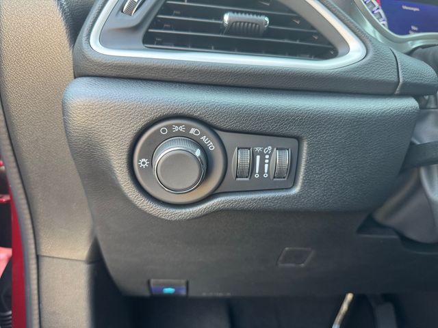 2026 Chrysler Voyager LX - Photo 25