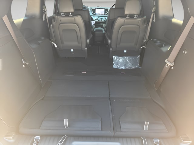 2026 Chrysler Voyager LX - Photo 20