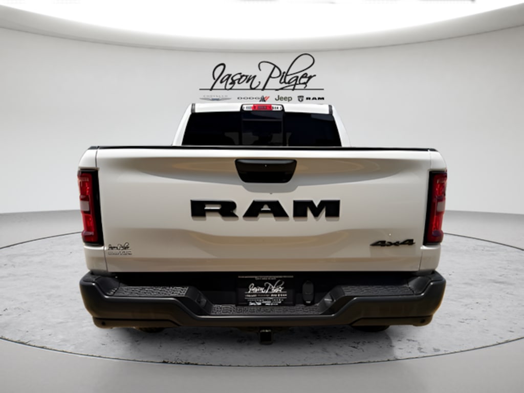 New 2026 Ram 1500 TRADESMAN CREW CAB 4X4 5'7 BOX Pickup